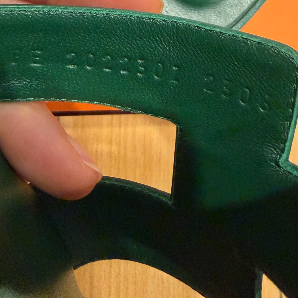 HERMES EUC Vert Électrique Green Leather Oran Sandals Slides 39 9 Hermès - Picture 4 of 8